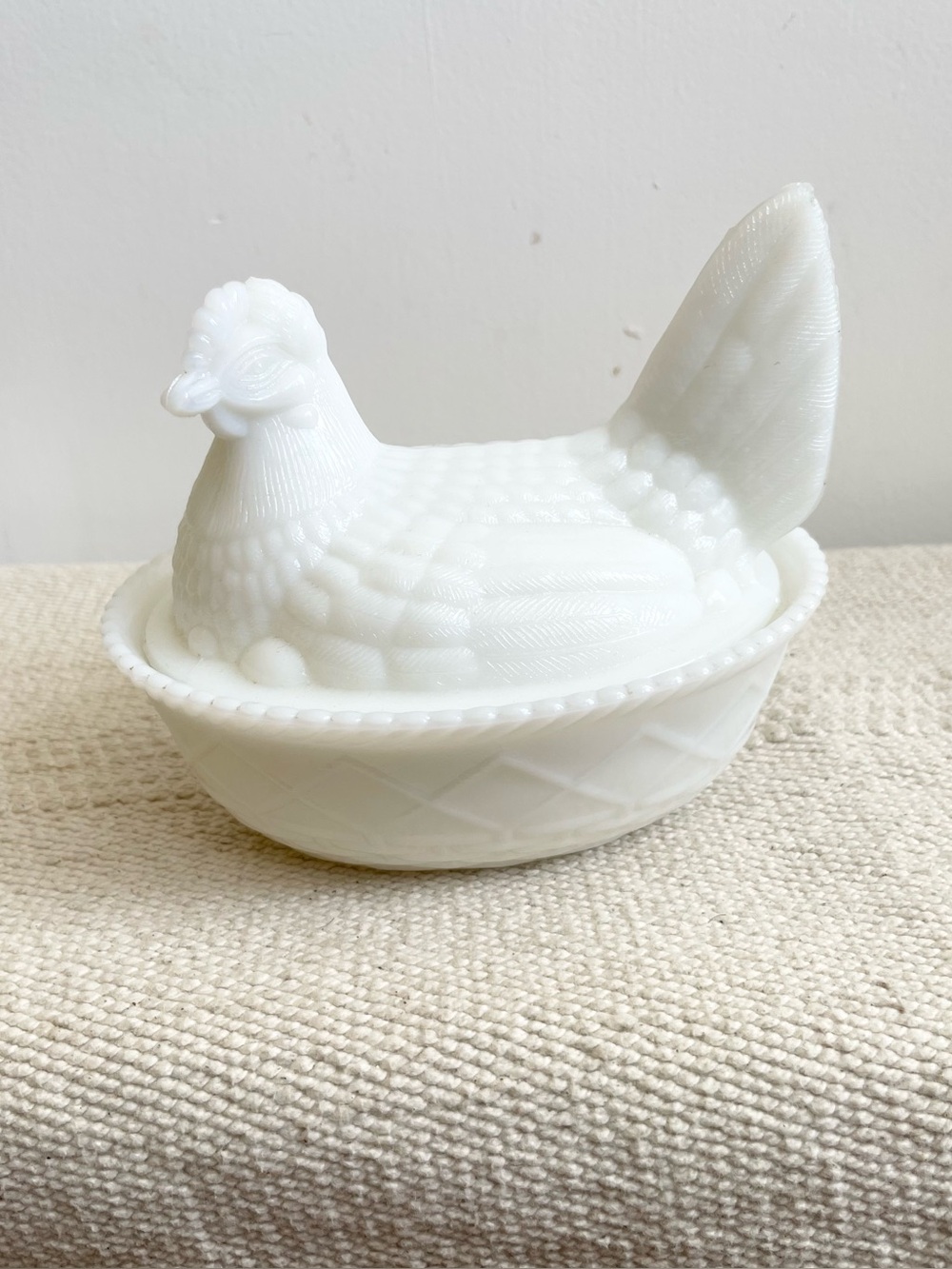 VINTAGE Westmoreland Milk Glass White Hen on Nest 5.5 ”